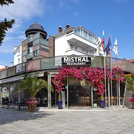 Hotel Mistral Nesebar Bagian luar foto